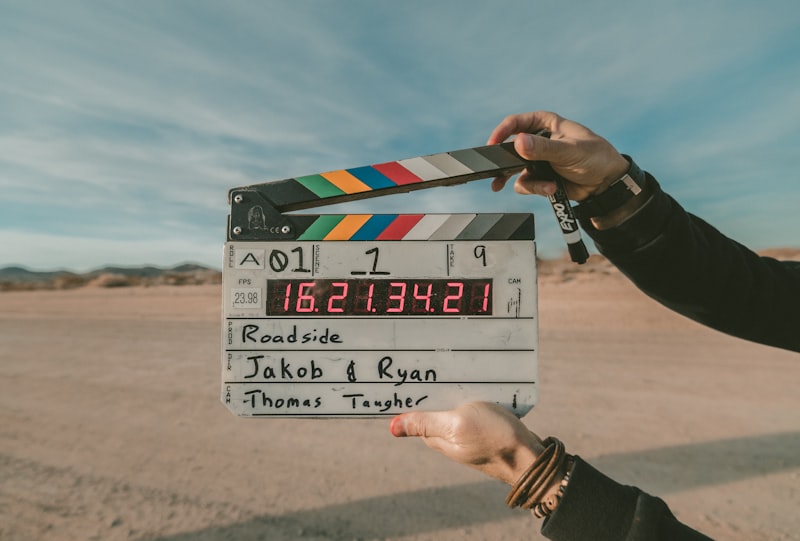 Schermo di riproduzione video con strumenti di montaggio didattici